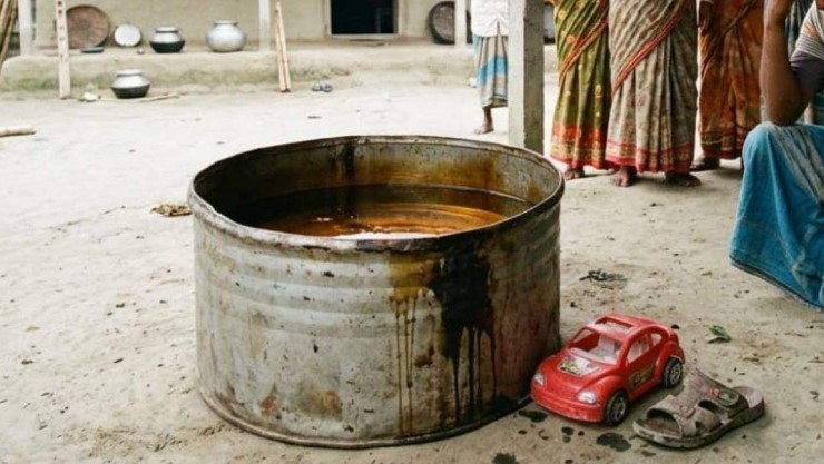 বাবার মজুত করা ডিজেলে ডুবে শিশু সন্তানের মৃত্যু